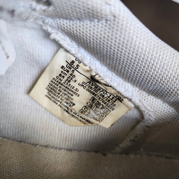 Nike Blazer Low LE Triple White 8.5 - Picture 11 of 12